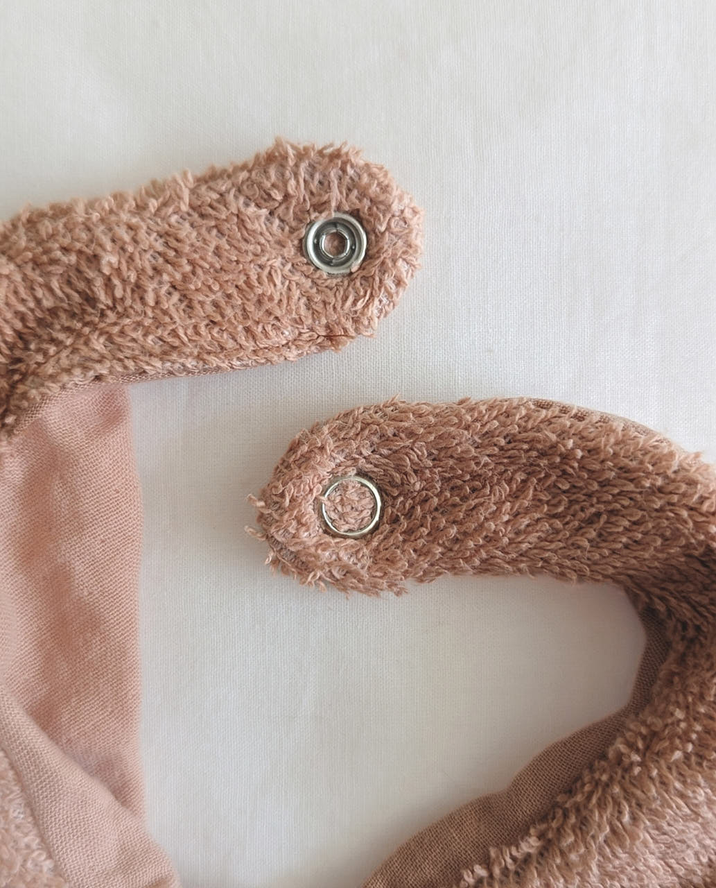 NORTH BABY - ORGANIC TERRY BIB PAPAYA One size