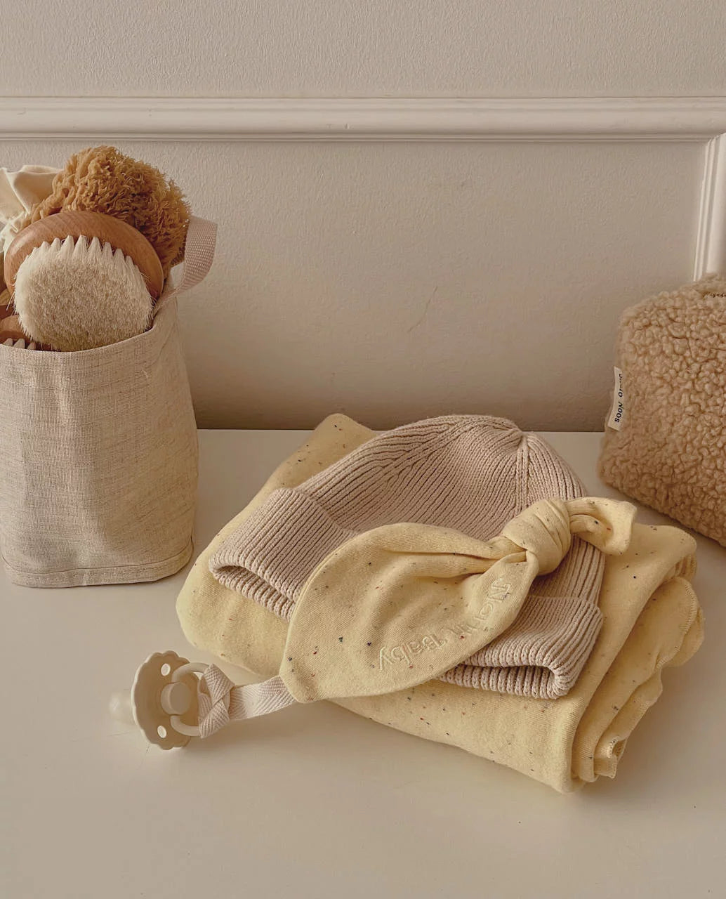 NORTH BABY - PACIFIER HOLDER ORGANIC BALLOON YELLOW BANANA