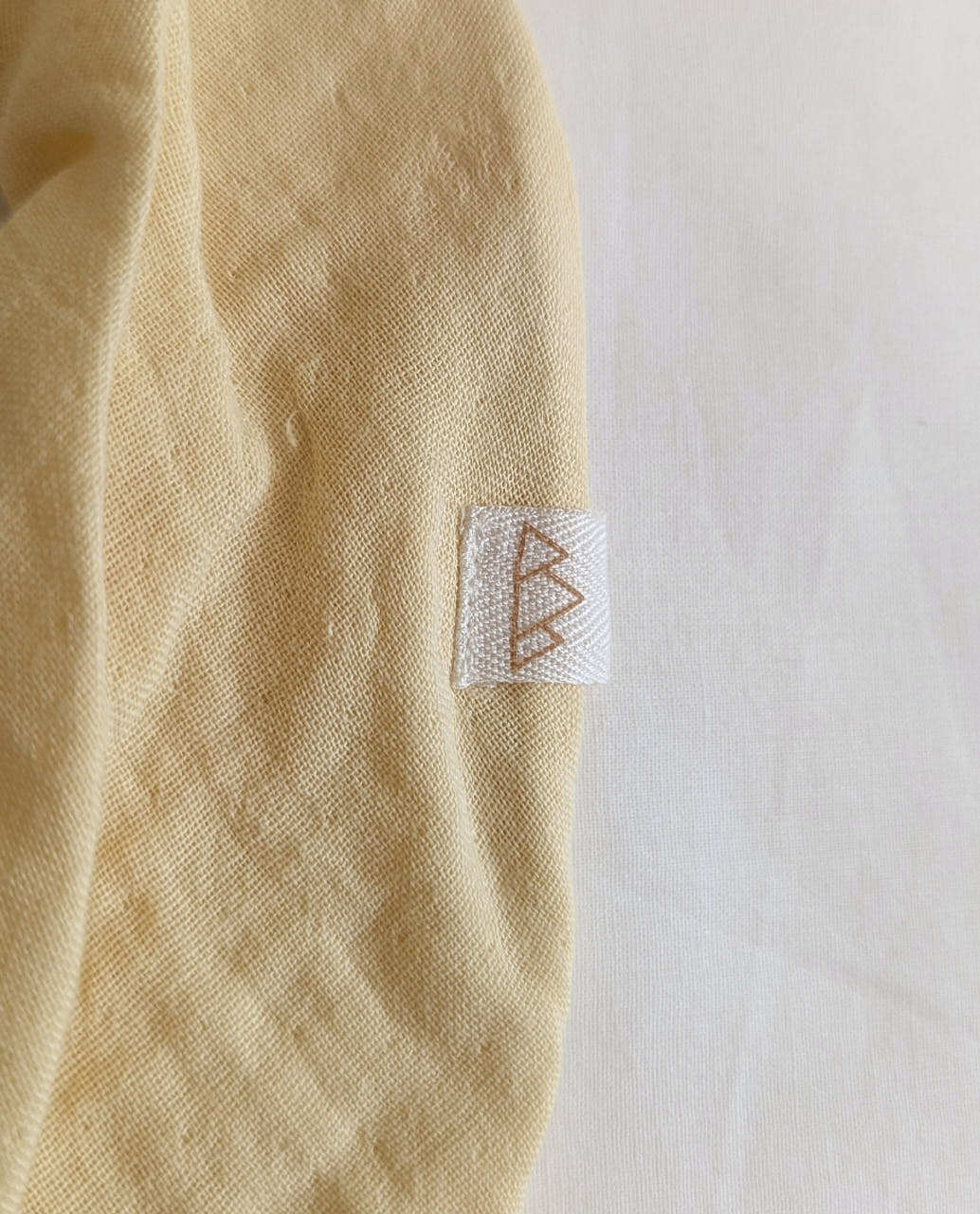 NORTH BABY - ORGANIC TERRY BIB YELLOW BANANA One Size