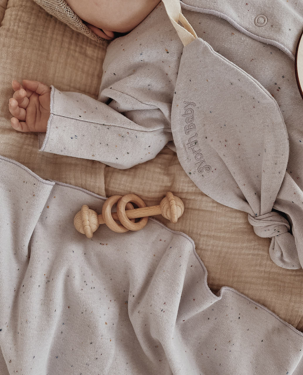 NORTH BABY - PACIFIER HOLDER ORGANIC BALLOON CLOUD