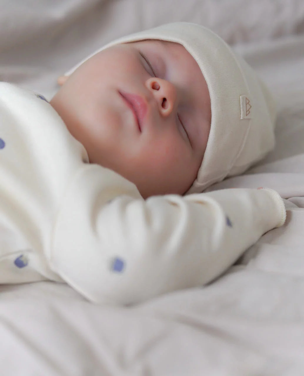 NORTH BABY - ORGANIC HAT SNOW WHITE 0-3 meses