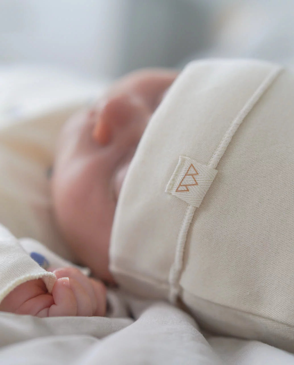 NORTH BABY - ORGANIC HAT SNOW WHITE 0-3 meses
